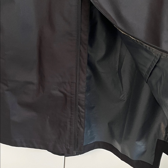 Mondetta Black Water Resistant Hooded Outdoor Rain Jacket with Hood, Size L - Picture 5 of 15